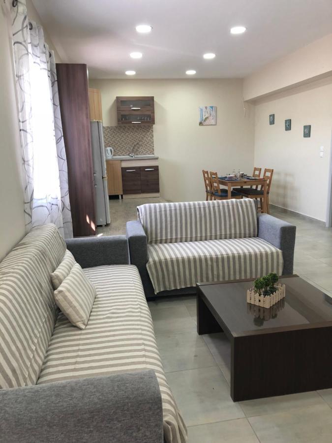 Konstantinos Apartments Paroikia Esterno foto