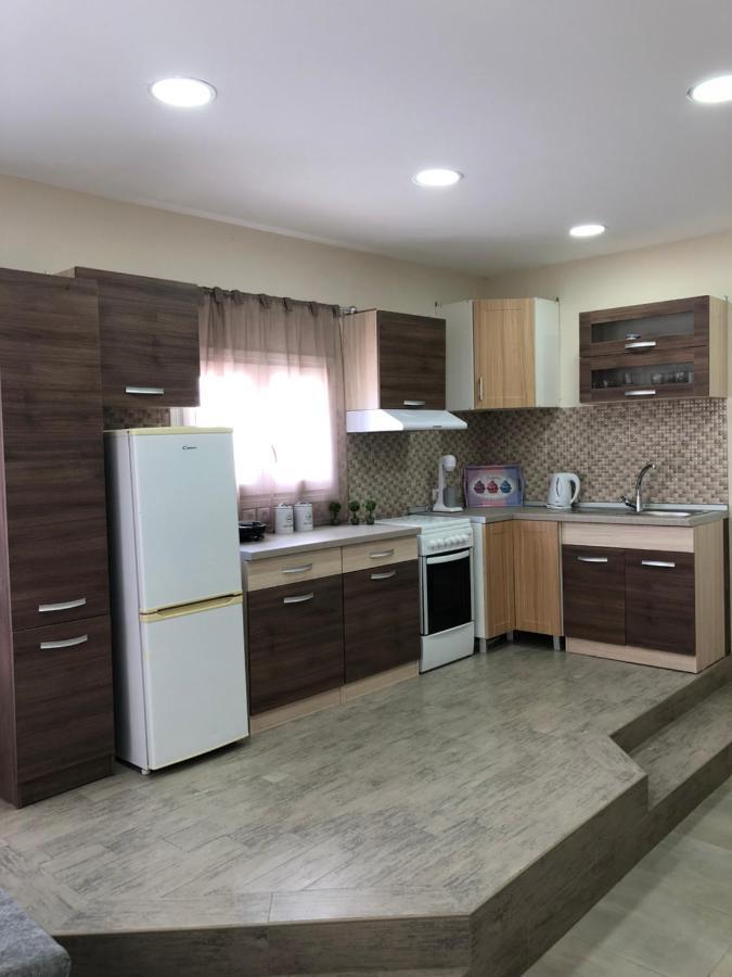 Konstantinos Apartments Paroikia Esterno foto